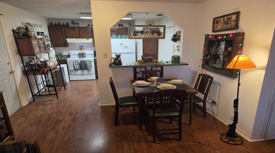 261 Pump Rd, ZAPATA, Texas 78076-0000, 2 Bedrooms Bedrooms, 4 Rooms Rooms,1 BathroomBathrooms,Residential,For Sale,261 Pump Rd,20262802