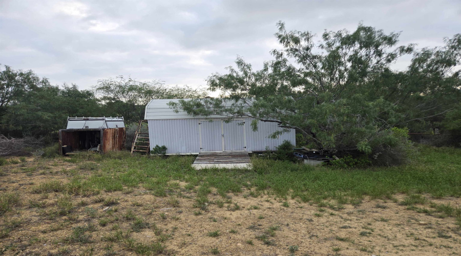 261 Pump Rd, ZAPATA, Texas 78076-0000, 2 Bedrooms Bedrooms, 4 Rooms Rooms,1 BathroomBathrooms,Residential,For Sale,261 Pump Rd,20262802