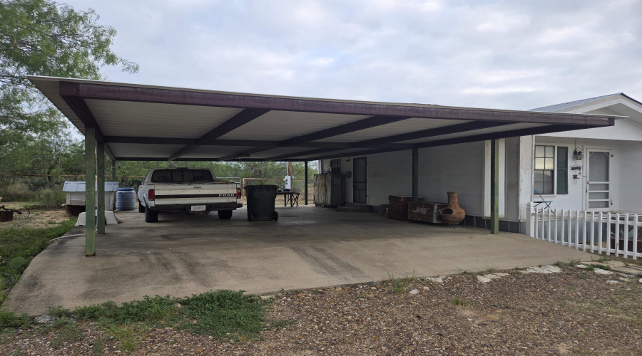 261 Pump Rd, ZAPATA, Texas 78076-0000, 2 Bedrooms Bedrooms, 4 Rooms Rooms,1 BathroomBathrooms,Residential,For Sale,261 Pump Rd,20262802
