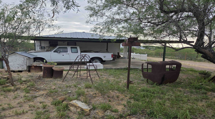 261 Pump Rd, ZAPATA, Texas 78076-0000, 2 Bedrooms Bedrooms, 4 Rooms Rooms,1 BathroomBathrooms,Residential,For Sale,261 Pump Rd,20262802