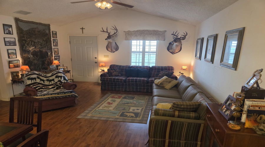 261 Pump Rd, ZAPATA, Texas 78076-0000, 2 Bedrooms Bedrooms, 4 Rooms Rooms,1 BathroomBathrooms,Residential,For Sale,261 Pump Rd,20262802