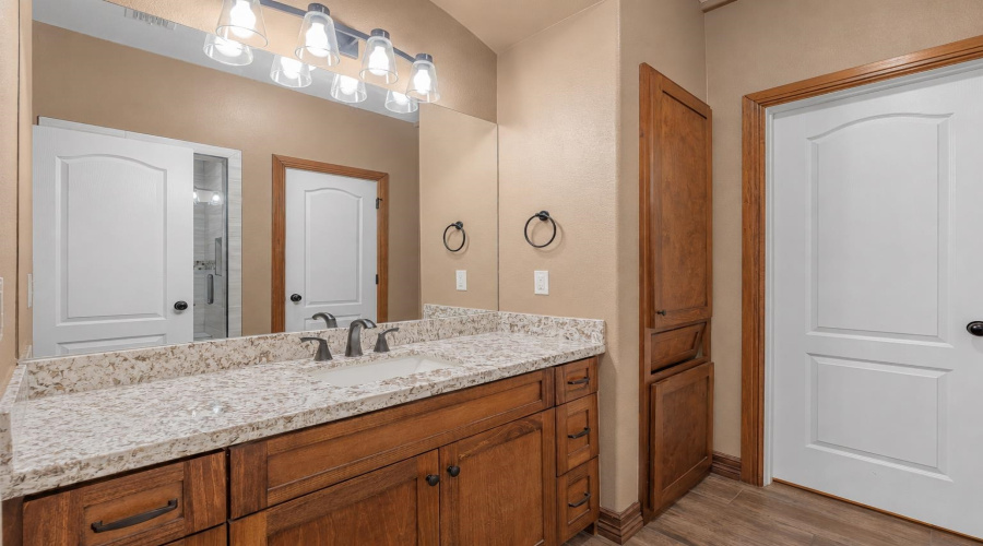 2320 Leo Reyes Ct, Laredo, Texas 78041, 3 Bedrooms Bedrooms, 7 Rooms Rooms,2 BathroomsBathrooms,Residential,For Sale,2320 Leo Reyes Ct,20262803