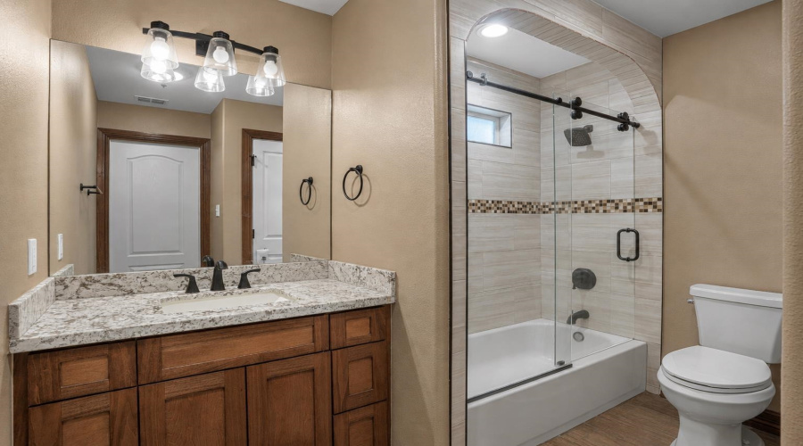 2320 Leo Reyes Ct, Laredo, Texas 78041, 3 Bedrooms Bedrooms, 7 Rooms Rooms,2 BathroomsBathrooms,Residential,For Sale,2320 Leo Reyes Ct,20262803