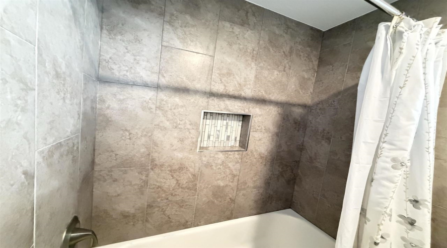 1422 Palmer Dr, Laredo, Texas 78045, 3 Bedrooms Bedrooms, 6 Rooms Rooms,2 BathroomsBathrooms,Residential,For Sale,1422 Palmer Dr,20262804