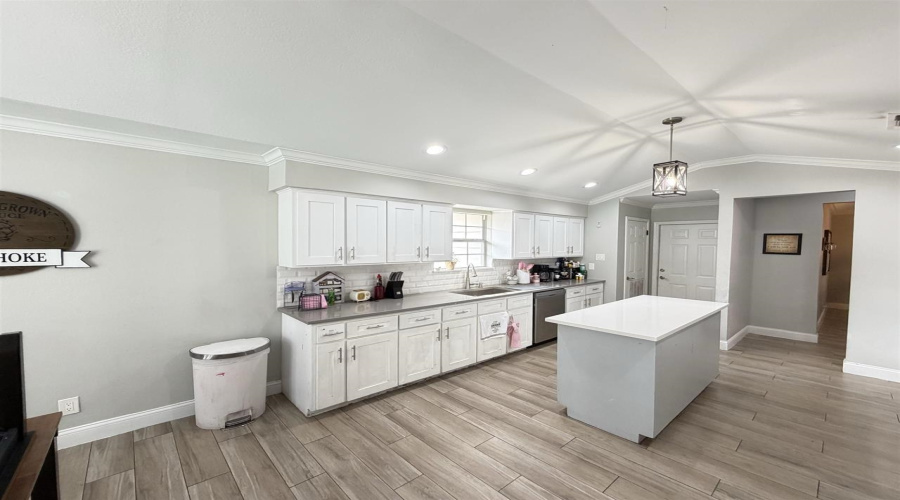 1422 Palmer Dr, Laredo, Texas 78045, 3 Bedrooms Bedrooms, 6 Rooms Rooms,2 BathroomsBathrooms,Residential,For Sale,1422 Palmer Dr,20262804