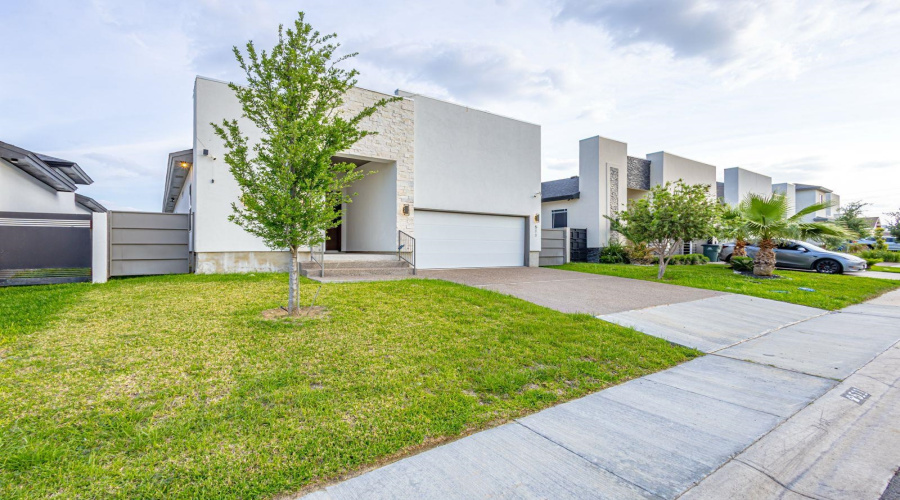 511 Prado Dr, Laredo, Texas 78045, 4 Bedrooms Bedrooms, 7 Rooms Rooms,2 BathroomsBathrooms,Residential,For Sale,511 Prado Dr,20262805