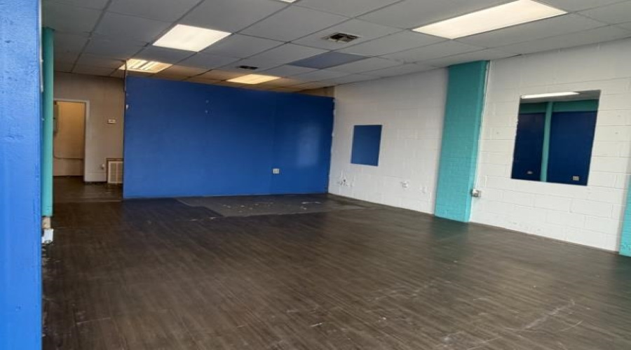 2702 Jaime Zapata Memorial Hwy, Laredo, Texas 78043, 1 Room Rooms,1 BathroomBathrooms,Commercial retail/office,For Rent,2702 Jaime Zapata Memorial Hwy,20262816