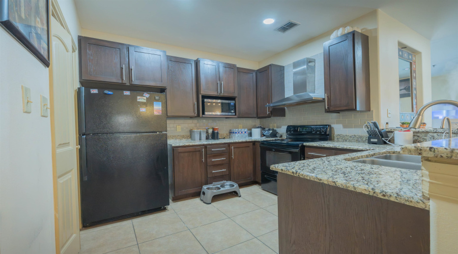 8216 Casa Verde Rd, Laredo, Texas 78041, 3 Bedrooms Bedrooms, 6 Rooms Rooms,2 BathroomsBathrooms,Residential,For Sale,8216 Casa Verde Rd,20262810