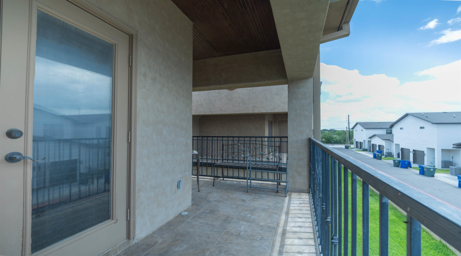 8216 Casa Verde Rd, Laredo, Texas 78041, 3 Bedrooms Bedrooms, 6 Rooms Rooms,2 BathroomsBathrooms,Residential,For Sale,8216 Casa Verde Rd,20262810