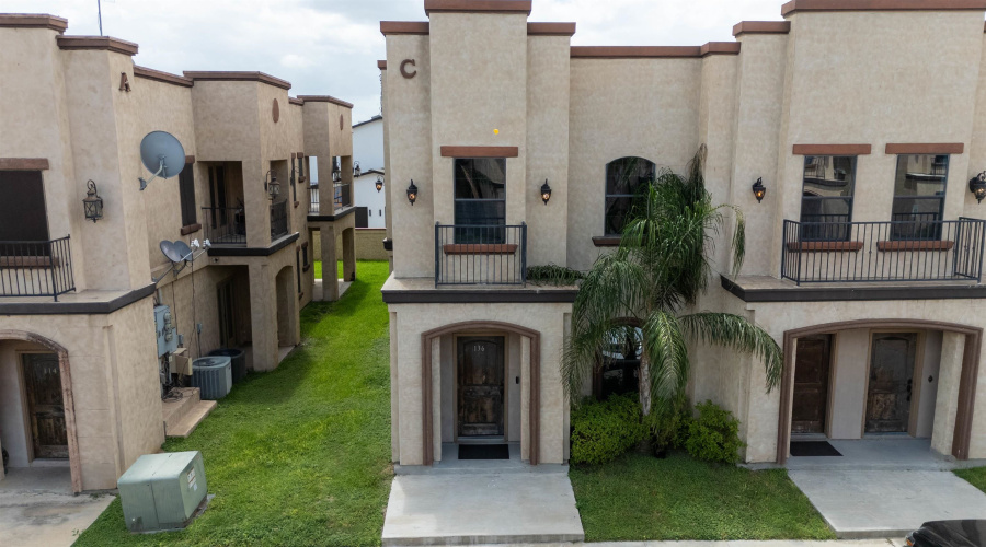 8216 Casa Verde Rd, Laredo, Texas 78041, 3 Bedrooms Bedrooms, 6 Rooms Rooms,2 BathroomsBathrooms,Residential,For Sale,8216 Casa Verde Rd,20262810