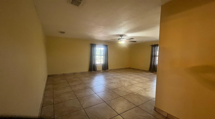 9001 Tulane Dr, LAREDO, Texas 78045, 2 Bedrooms Bedrooms, 4 Rooms Rooms,1 BathroomBathrooms,Residential,For Rent,9001 Tulane Dr,20262812