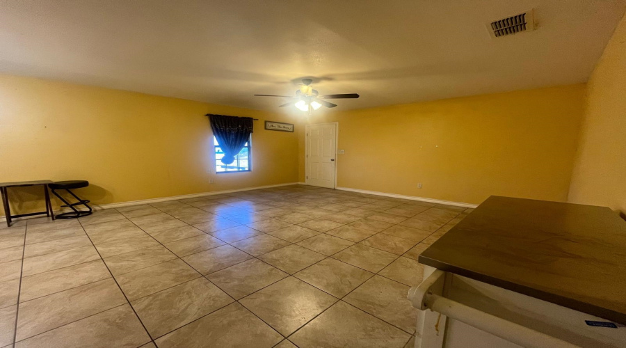 9001 Tulane Dr, LAREDO, Texas 78045, 2 Bedrooms Bedrooms, 4 Rooms Rooms,1 BathroomBathrooms,Residential,For Rent,9001 Tulane Dr,20262812