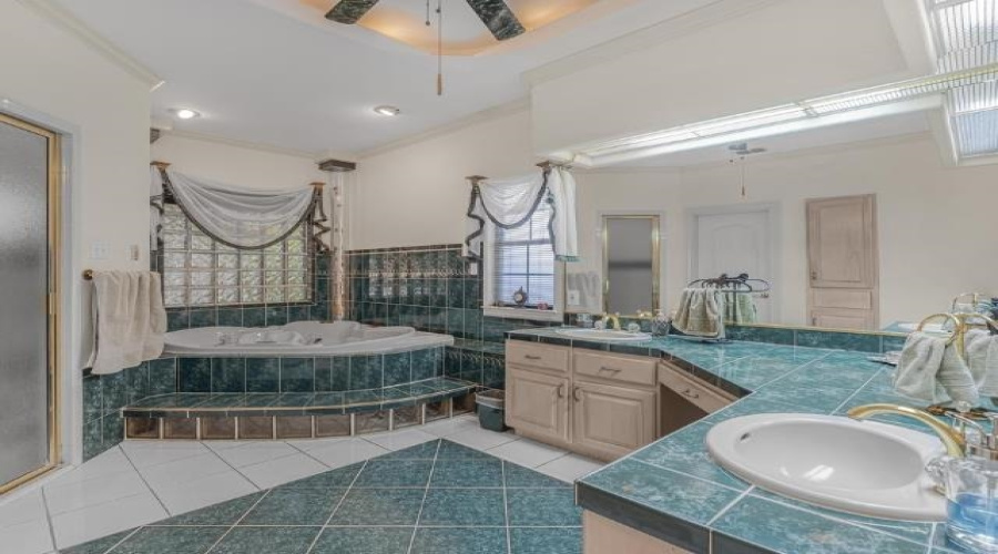 3001 Falcon Ridge Cv, Laredo, Texas 78045-813, 6 Bedrooms Bedrooms, 9 Rooms Rooms,5 BathroomsBathrooms,Residential,For Sale,3001 Falcon Ridge Cv,20262813