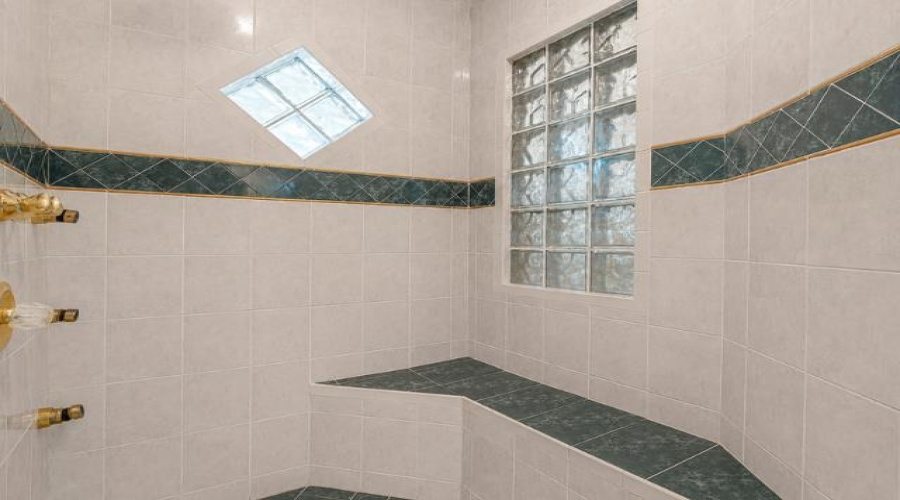 3001 Falcon Ridge Cv, Laredo, Texas 78045-813, 6 Bedrooms Bedrooms, 9 Rooms Rooms,5 BathroomsBathrooms,Residential,For Sale,3001 Falcon Ridge Cv,20262813