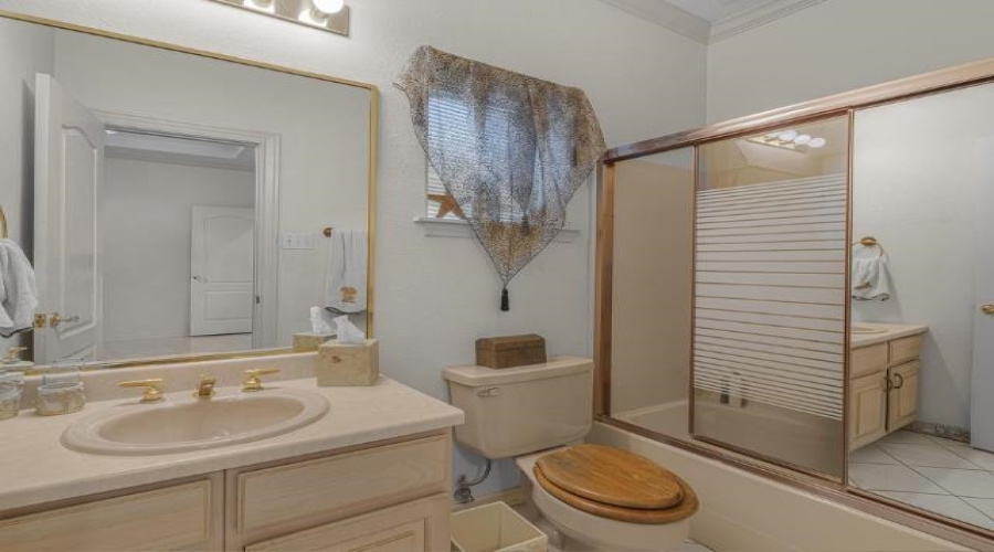 3001 Falcon Ridge Cv, Laredo, Texas 78045-813, 6 Bedrooms Bedrooms, 9 Rooms Rooms,5 BathroomsBathrooms,Residential,For Sale,3001 Falcon Ridge Cv,20262813