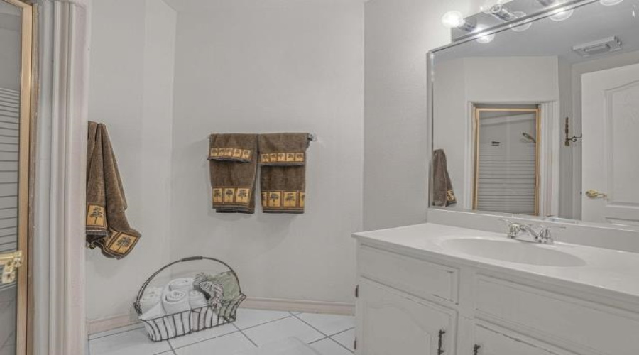 3001 Falcon Ridge Cv, Laredo, Texas 78045-813, 6 Bedrooms Bedrooms, 9 Rooms Rooms,5 BathroomsBathrooms,Residential,For Sale,3001 Falcon Ridge Cv,20262813