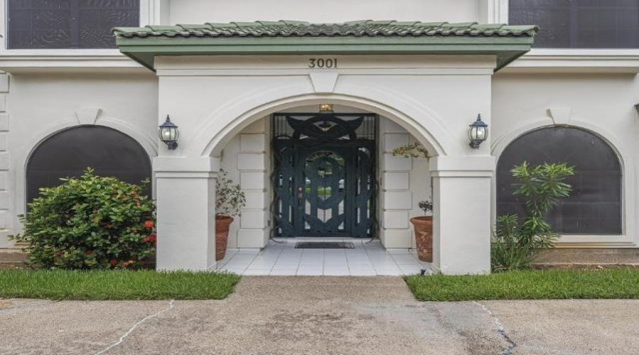3001 Falcon Ridge Cv, Laredo, Texas 78045-813, 6 Bedrooms Bedrooms, 9 Rooms Rooms,5 BathroomsBathrooms,Residential,For Sale,3001 Falcon Ridge Cv,20262813