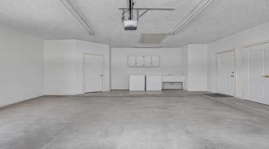 3001 Falcon Ridge Cv, Laredo, Texas 78045-813, 6 Bedrooms Bedrooms, 9 Rooms Rooms,5 BathroomsBathrooms,Residential,For Sale,3001 Falcon Ridge Cv,20262813