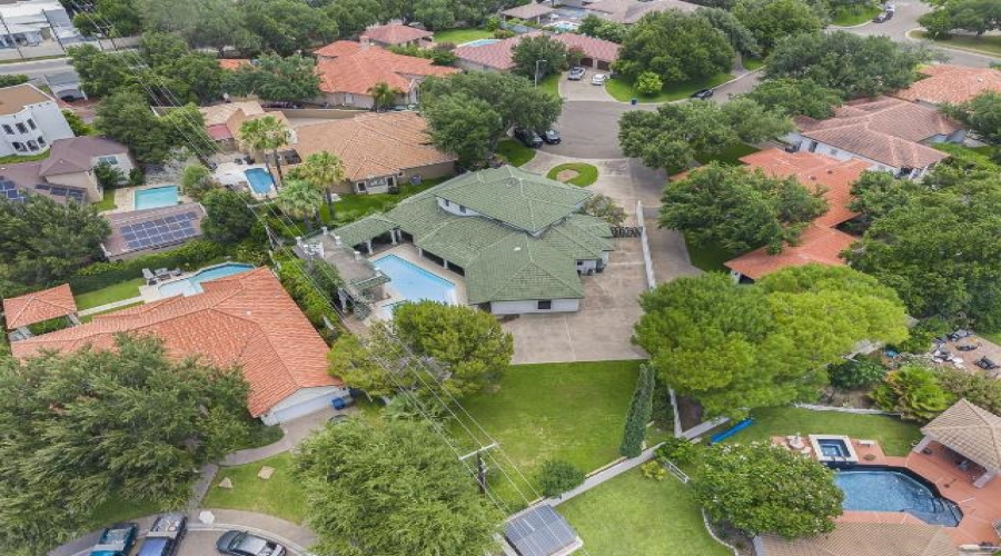 3001 Falcon Ridge Cv, Laredo, Texas 78045-813, 6 Bedrooms Bedrooms, 9 Rooms Rooms,5 BathroomsBathrooms,Residential,For Sale,3001 Falcon Ridge Cv,20262813