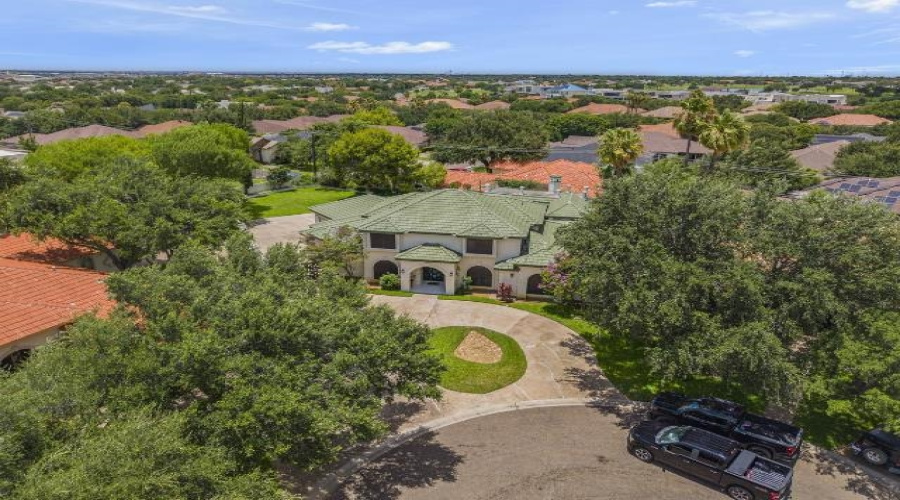3001 Falcon Ridge Cv, Laredo, Texas 78045-813, 6 Bedrooms Bedrooms, 9 Rooms Rooms,5 BathroomsBathrooms,Residential,For Sale,3001 Falcon Ridge Cv,20262813