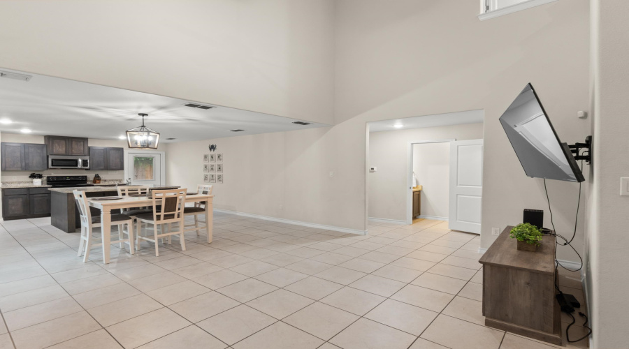 5513 Encanto Dr., LAREDO, Texas 78046, 3 Bedrooms Bedrooms, 6 Rooms Rooms,2 BathroomsBathrooms,Residential,For Sale,5513 Encanto Dr.,20262814