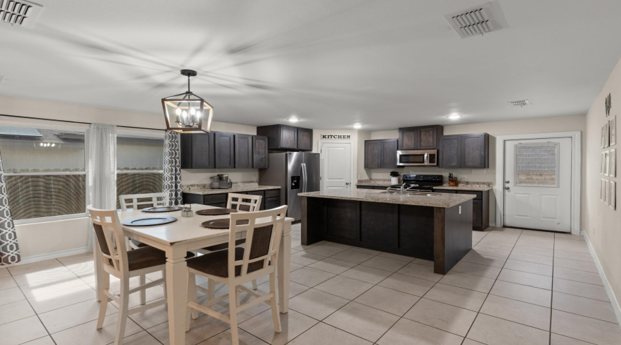 5513 Encanto Dr., LAREDO, Texas 78046, 3 Bedrooms Bedrooms, 6 Rooms Rooms,2 BathroomsBathrooms,Residential,For Sale,5513 Encanto Dr.,20262814