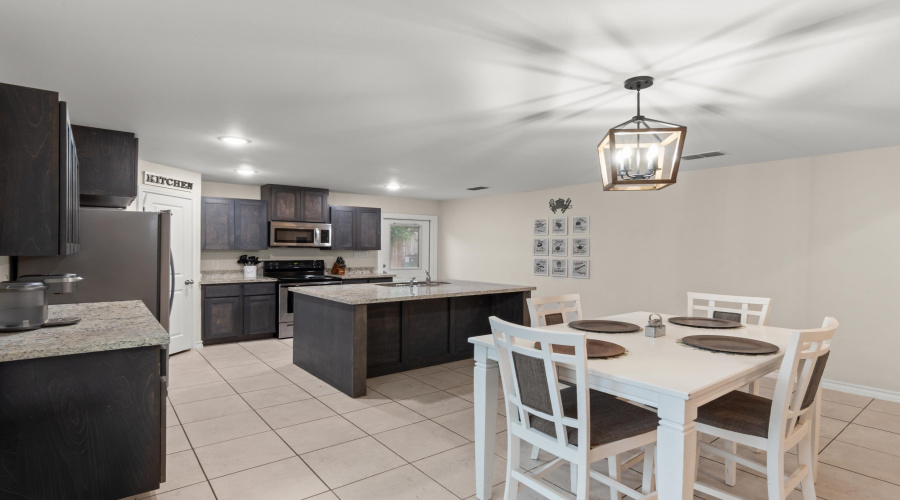 5513 Encanto Dr., LAREDO, Texas 78046, 3 Bedrooms Bedrooms, 6 Rooms Rooms,2 BathroomsBathrooms,Residential,For Sale,5513 Encanto Dr.,20262814