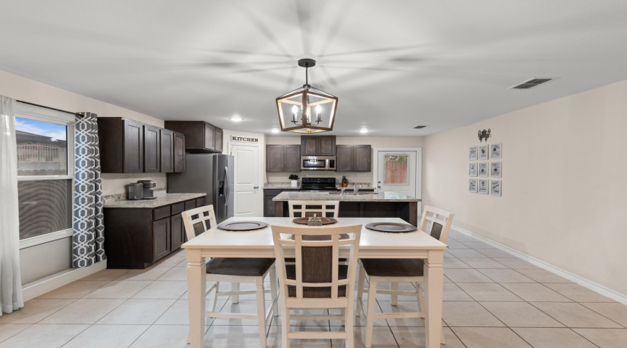 5513 Encanto Dr., LAREDO, Texas 78046, 3 Bedrooms Bedrooms, 6 Rooms Rooms,2 BathroomsBathrooms,Residential,For Sale,5513 Encanto Dr.,20262814