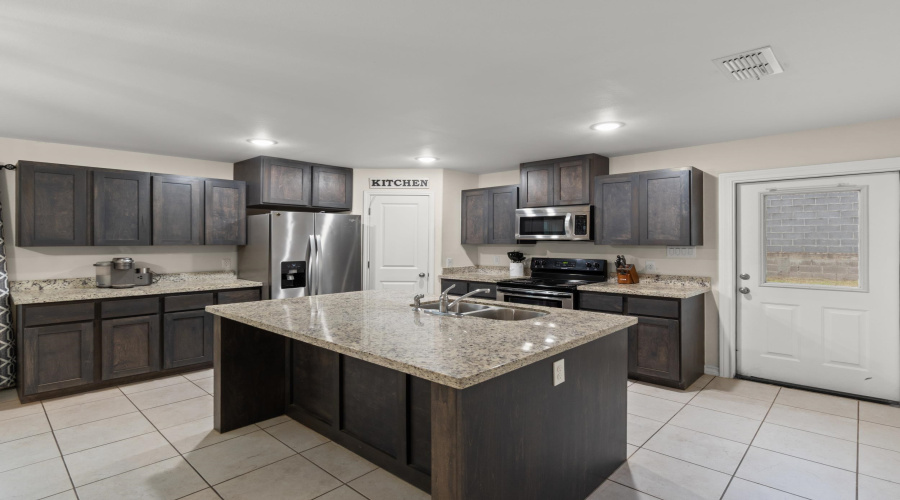 5513 Encanto Dr., LAREDO, Texas 78046, 3 Bedrooms Bedrooms, 6 Rooms Rooms,2 BathroomsBathrooms,Residential,For Sale,5513 Encanto Dr.,20262814
