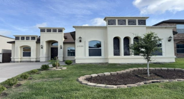 3904 Aidin St, Laredo, Texas 78045, 4 Bedrooms Bedrooms, 9 Rooms Rooms,3 BathroomsBathrooms,Residential,For Rent,3904 Aidin St,20262815 3904 Aidin St, Laredo, Texas 78045, 4 Bedrooms Bedrooms, 9 Rooms Rooms,3 BathroomsBathrooms,Residential,For Rent,3904 Aidin St,20262815
