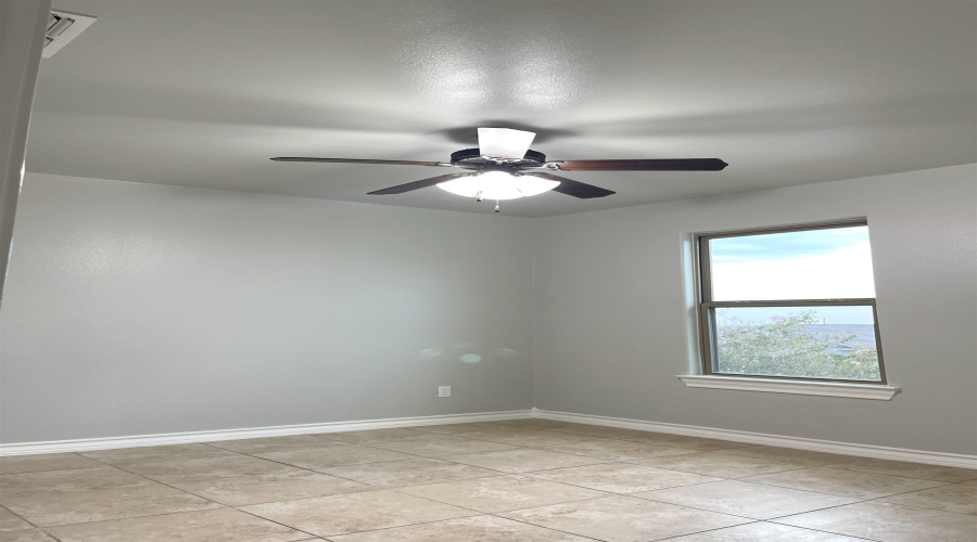 5801 Moses Lp., Laredo, Texas 78046, 3 Bedrooms Bedrooms, 6 Rooms Rooms,2 BathroomsBathrooms,Residential,For Sale,5801 Moses Lp.,20262817
