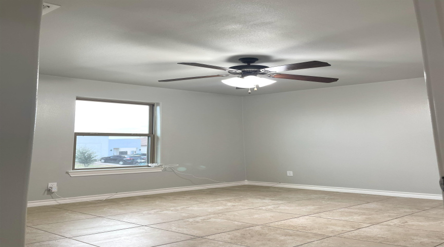 5801 Moses Lp., Laredo, Texas 78046, 3 Bedrooms Bedrooms, 6 Rooms Rooms,2 BathroomsBathrooms,Residential,For Sale,5801 Moses Lp.,20262817