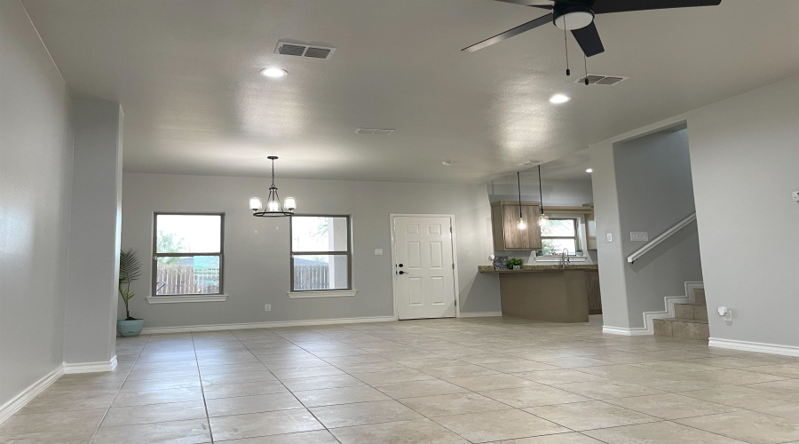 5801 Moses Lp., Laredo, Texas 78046, 3 Bedrooms Bedrooms, 6 Rooms Rooms,2 BathroomsBathrooms,Residential,For Sale,5801 Moses Lp.,20262817