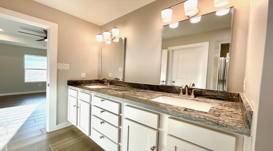 1412 El Caporal Dr., LAREDO, Texas 78046, 3 Bedrooms Bedrooms, 6 Rooms Rooms,2 BathroomsBathrooms,Residential,For Rent,1412 El Caporal Dr.,20262818