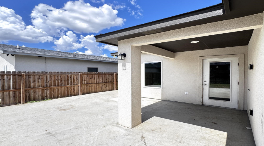 1412 El Caporal Dr., LAREDO, Texas 78046, 3 Bedrooms Bedrooms, 6 Rooms Rooms,2 BathroomsBathrooms,Residential,For Rent,1412 El Caporal Dr.,20262818