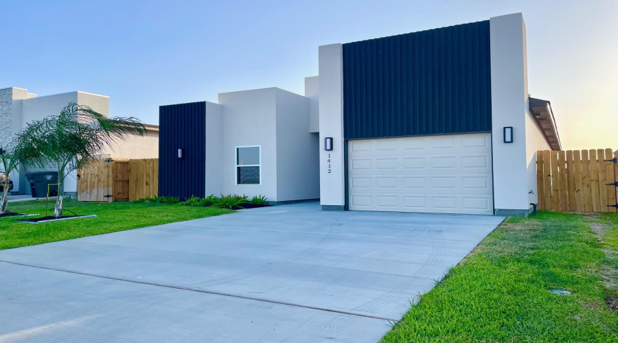 1412 El Caporal Dr., LAREDO, Texas 78046, 3 Bedrooms Bedrooms, 6 Rooms Rooms,2 BathroomsBathrooms,Residential,For Rent,1412 El Caporal Dr.,20262818