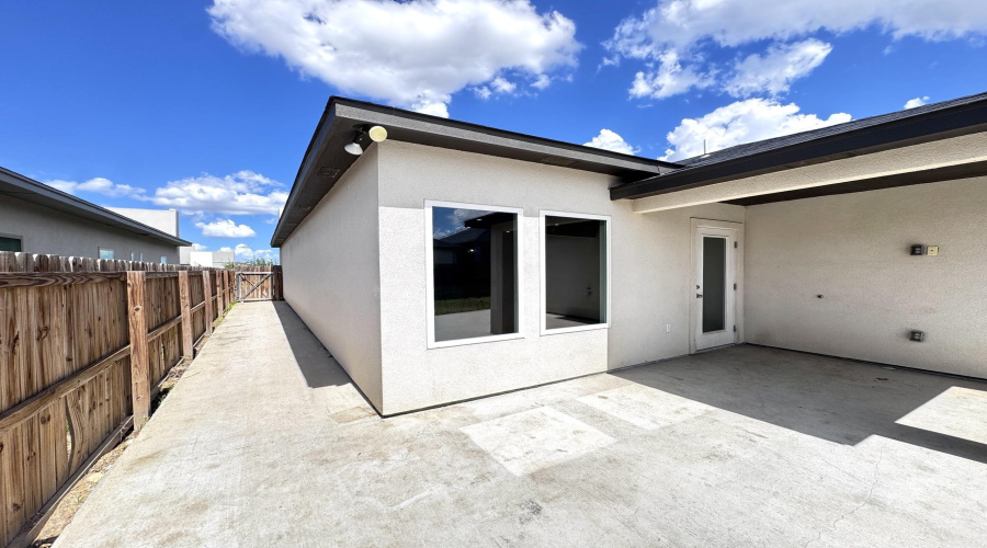 1412 El Caporal Dr., LAREDO, Texas 78046, 3 Bedrooms Bedrooms, 6 Rooms Rooms,2 BathroomsBathrooms,Residential,For Rent,1412 El Caporal Dr.,20262818