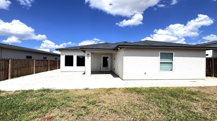 1412 El Caporal Dr., LAREDO, Texas 78046, 3 Bedrooms Bedrooms, 6 Rooms Rooms,2 BathroomsBathrooms,Residential,For Rent,1412 El Caporal Dr.,20262818