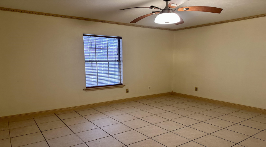 1111 Shiloh Dr, Laredo, Texas 78045, 2 Bedrooms Bedrooms, 4 Rooms Rooms,1 BathroomBathrooms,Residential,For Rent,1111 Shiloh Dr,20262819