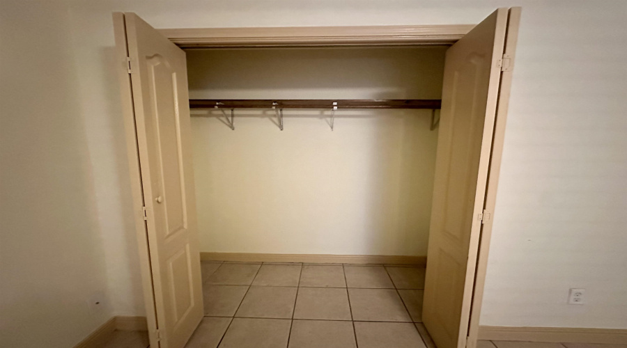 1111 Shiloh Dr, Laredo, Texas 78045, 2 Bedrooms Bedrooms, 4 Rooms Rooms,1 BathroomBathrooms,Residential,For Rent,1111 Shiloh Dr,20262819