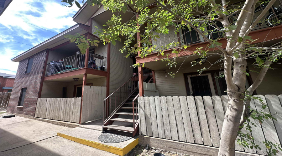 1111 Shiloh Dr, Laredo, Texas 78045, 2 Bedrooms Bedrooms, 4 Rooms Rooms,1 BathroomBathrooms,Residential,For Rent,1111 Shiloh Dr,20262819