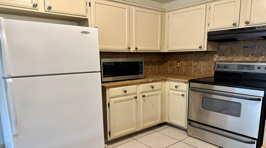 1111 Shiloh Dr, Laredo, Texas 78045, 2 Bedrooms Bedrooms, 4 Rooms Rooms,1 BathroomBathrooms,Residential,For Rent,1111 Shiloh Dr,20262819