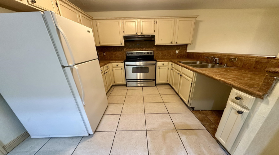 1111 Shiloh Dr, Laredo, Texas 78045, 2 Bedrooms Bedrooms, 4 Rooms Rooms,1 BathroomBathrooms,Residential,For Rent,1111 Shiloh Dr,20262819
