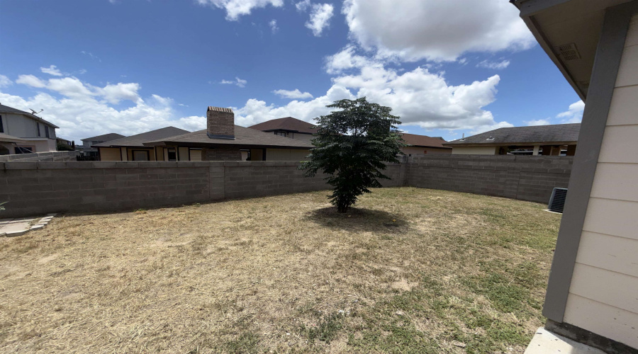 2103 Dorado Dr, Laredo, Texas 78046, 3 Bedrooms Bedrooms, 5 Rooms Rooms,2 BathroomsBathrooms,Residential,For Rent,2103 Dorado Dr,20262824