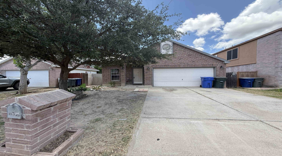 2103 Dorado Dr, Laredo, Texas 78046, 3 Bedrooms Bedrooms, 5 Rooms Rooms,2 BathroomsBathrooms,Residential,For Rent,2103 Dorado Dr,20262824