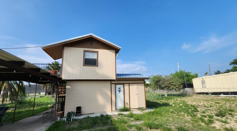 2036 N Siesta Ln, Zapata, Texas 78076, 1 Bedroom Bedrooms, 1 Room Rooms,2 BathroomsBathrooms,Residential,For Sale,2036 N Siesta Ln,20262829