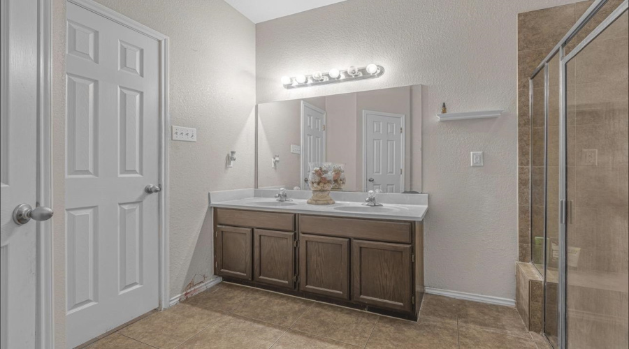 11168 Capistran Lp, LAREDO, Texas 78045, 3 Bedrooms Bedrooms, 5 Rooms Rooms,2 BathroomsBathrooms,Residential,For Sale,11168 Capistran Lp,20262831