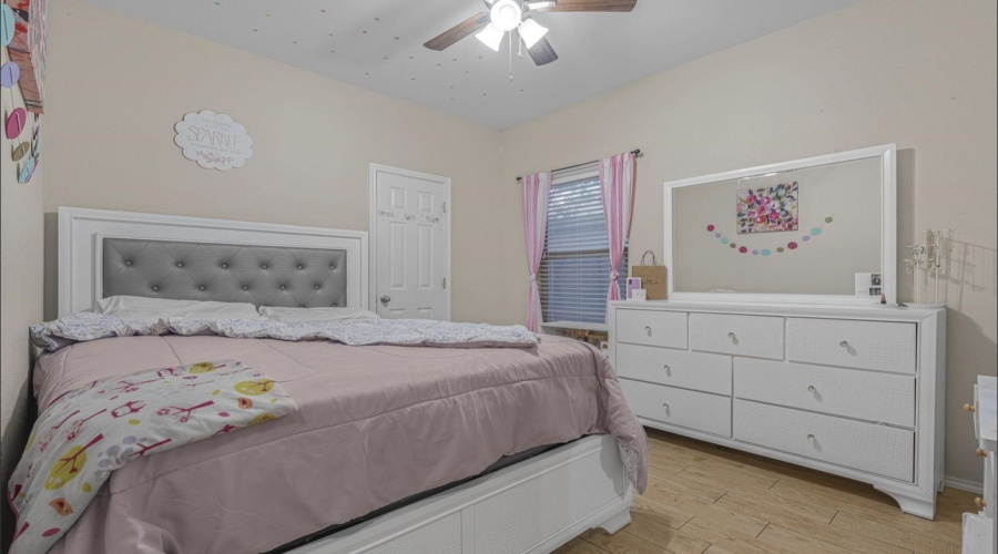 11168 Capistran Lp, LAREDO, Texas 78045, 3 Bedrooms Bedrooms, 5 Rooms Rooms,2 BathroomsBathrooms,Residential,For Sale,11168 Capistran Lp,20262831