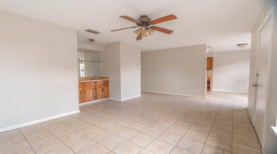 4902 Marcella Ave, laredo, Texas 78041, 2 Bedrooms Bedrooms, 4 Rooms Rooms,1 BathroomBathrooms,Residential,For Rent,4902 Marcella Ave,20262833
