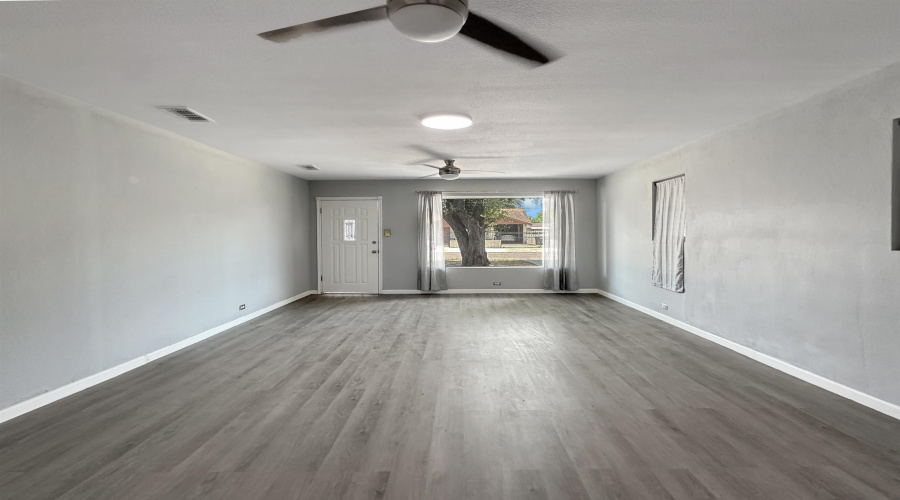 2718 Garfield St, Laredo, Texas 78043, 3 Bedrooms Bedrooms, 5 Rooms Rooms,2 BathroomsBathrooms,Residential,For Rent,2718 Garfield St,20262835
